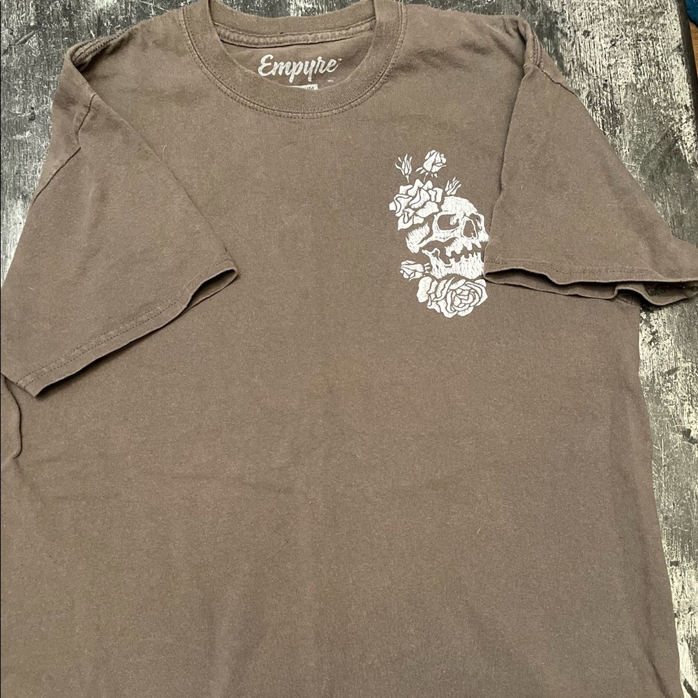 Gray men’s Empyre short sleeve tshirt with white skull detailing. Size medium.